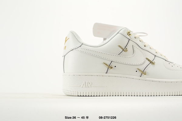 ナイキ靴背面デザイン